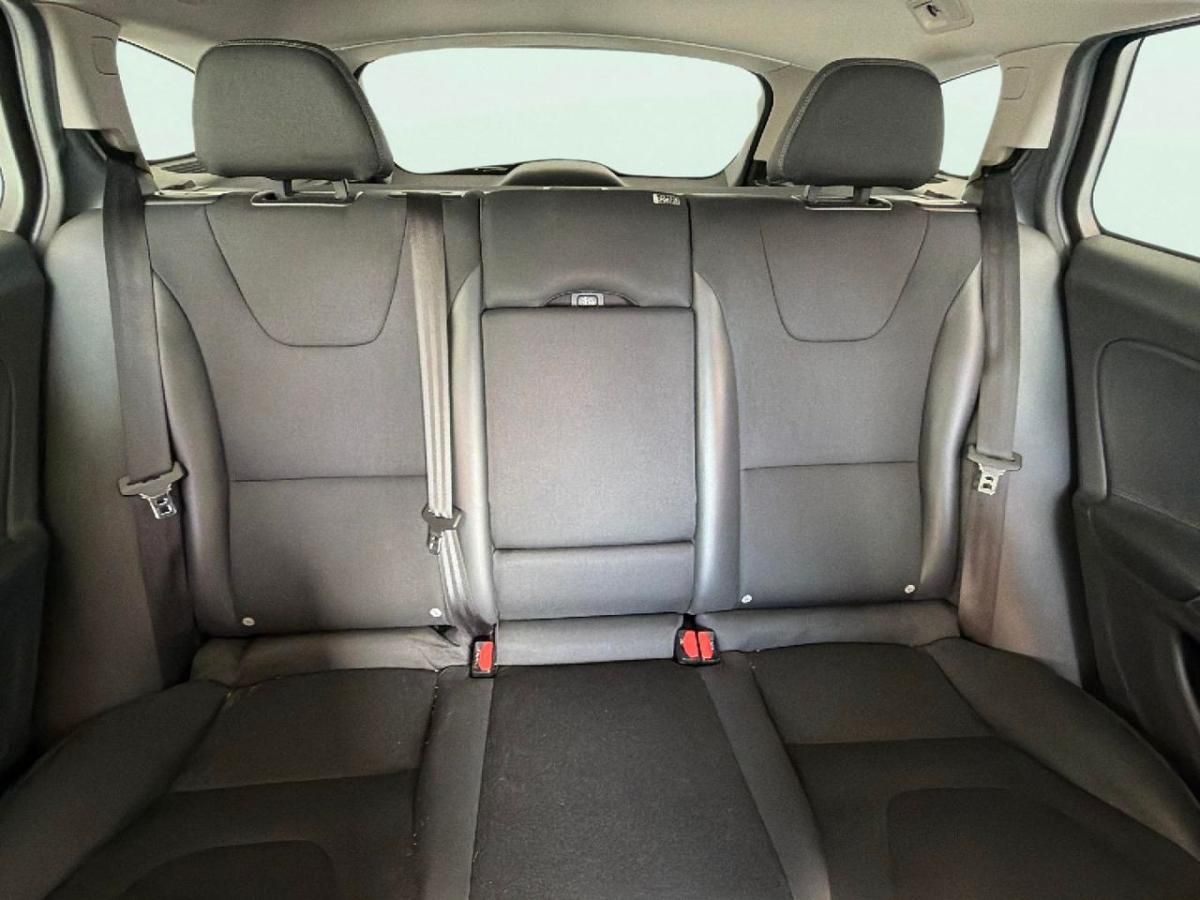 volvo-v60-2017-hibrido-a-diesel-2400cc