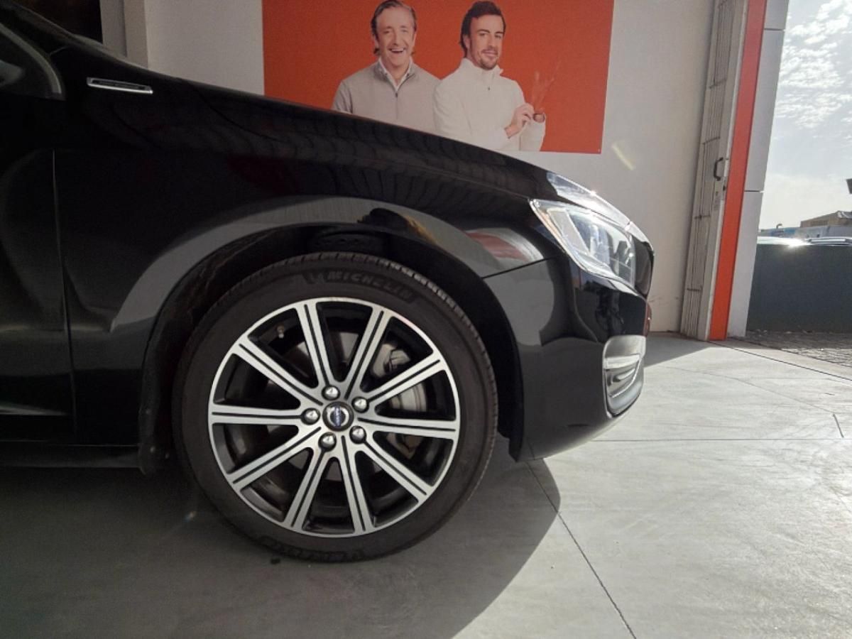 volvo-v60-2017-hibrido-a-diesel-2400cc