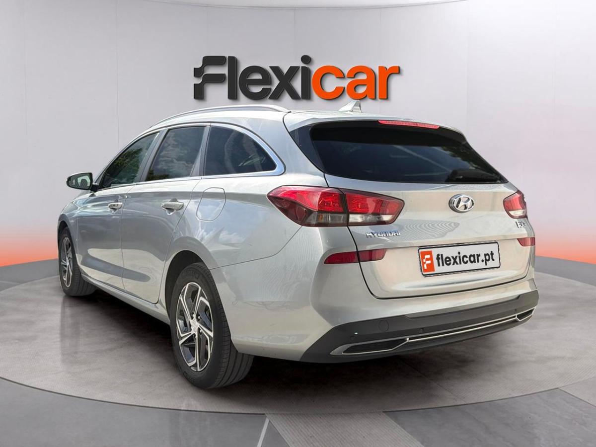 hyundai-i30-2023-gasolina-998cc
