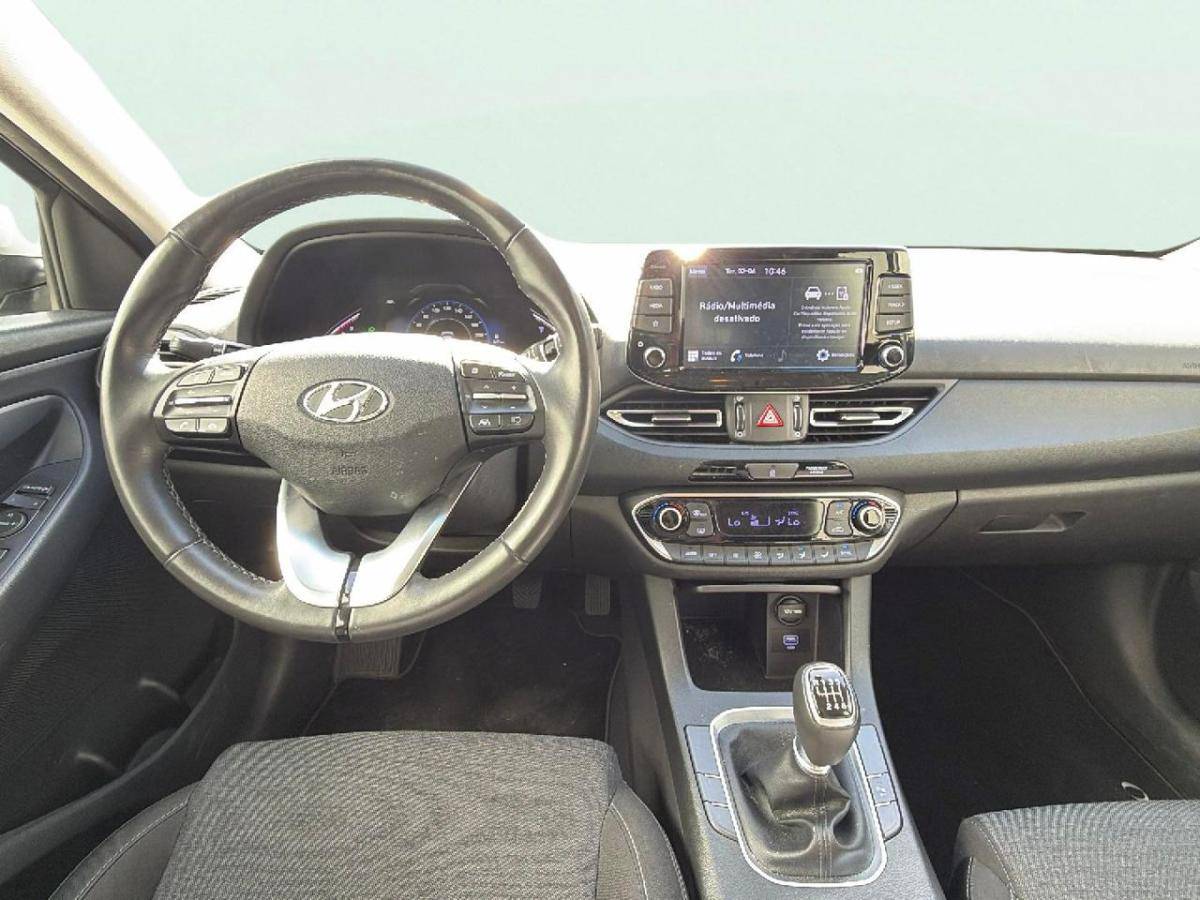 hyundai-i30-2023-gasolina-998cc