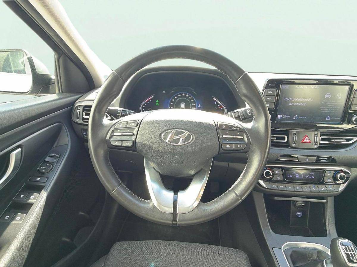 hyundai-i30-2023-gasolina-998cc