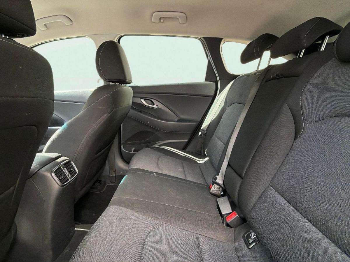 hyundai-i30-2023-gasolina-998cc