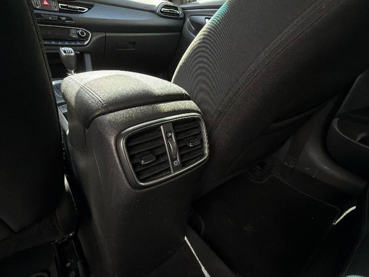 hyundai-i30-2023-gasolina-998cc