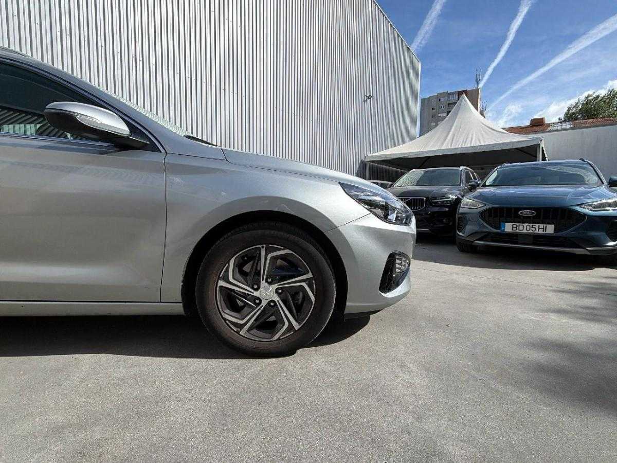hyundai-i30-2023-gasolina-998cc