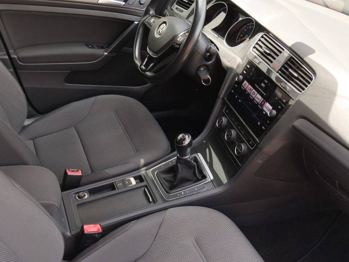 volkswagen-golf-variant-2019-diesel-1598cc