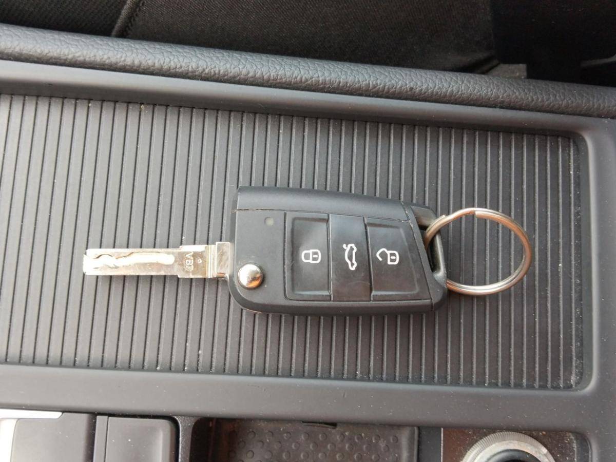 volkswagen-golf-variant-2019-diesel-1598cc