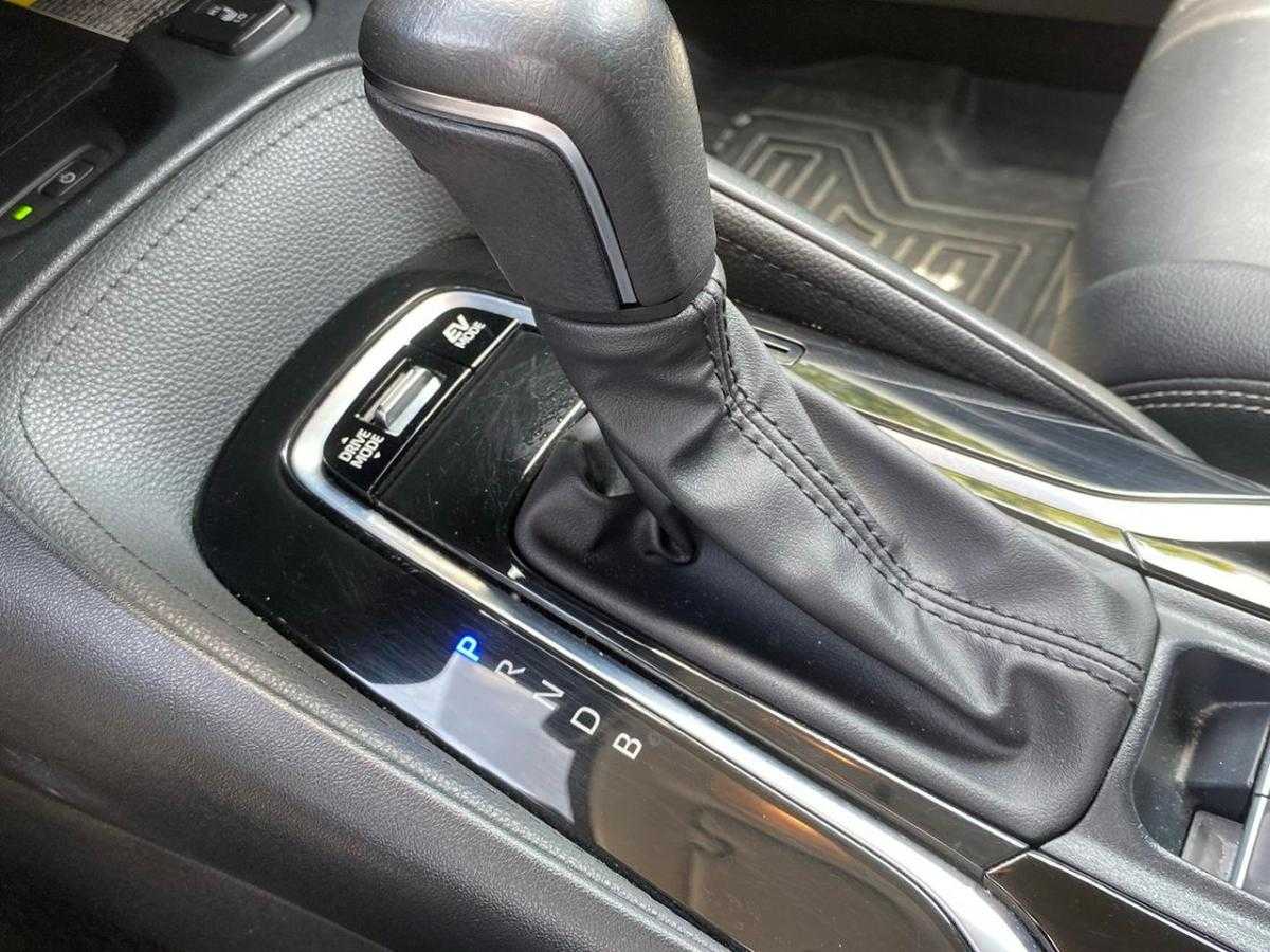 toyota-corolla-2022-hibrido-a-gasolina-1798cc
