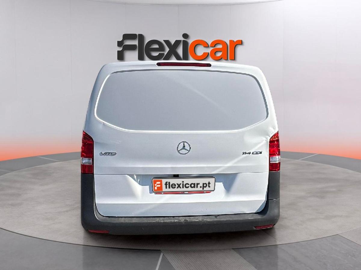mercedes-benz-vito-2023-diesel-1950cc