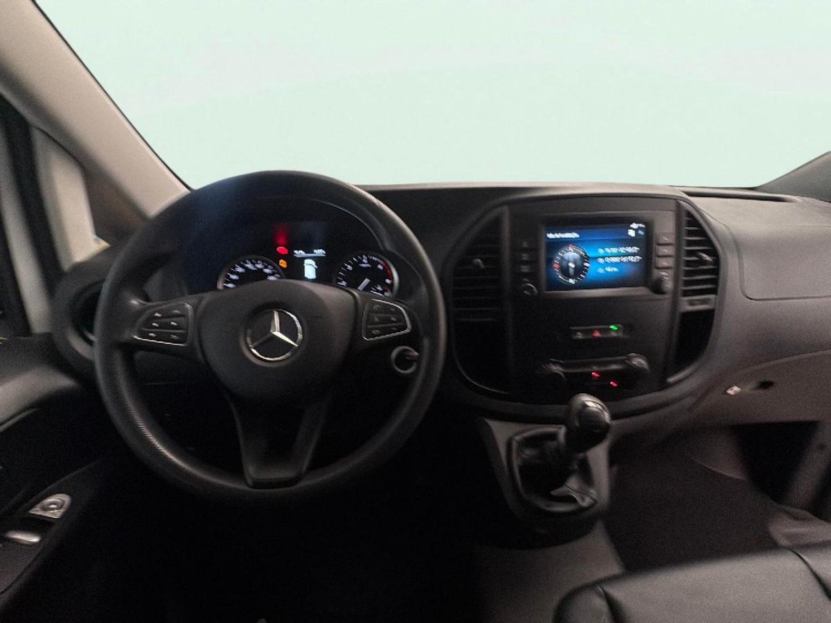 mercedes-benz-vito-2023-diesel-1950cc