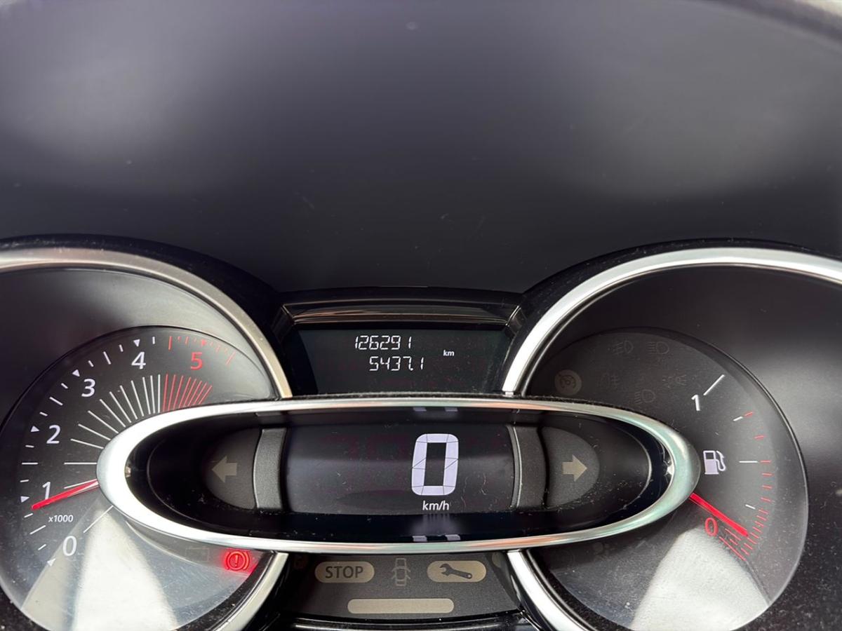 renault-clio-sport-tourer-2015-diesel-1461cc