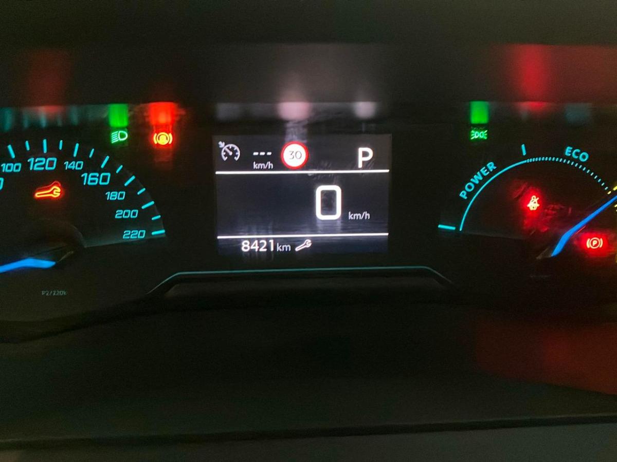 peugeot-208-2025-hibrido-a-gasolina-110cc