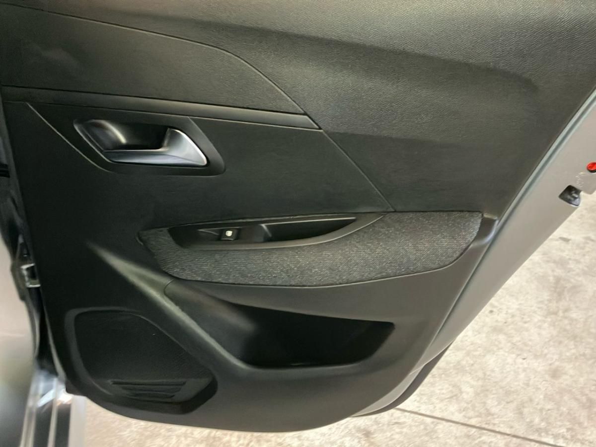peugeot-208-2025-hibrido-a-gasolina-110cc
