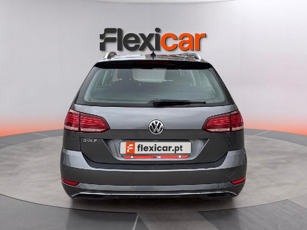 volkswagen-golf-variant-2018-diesel-1598cc