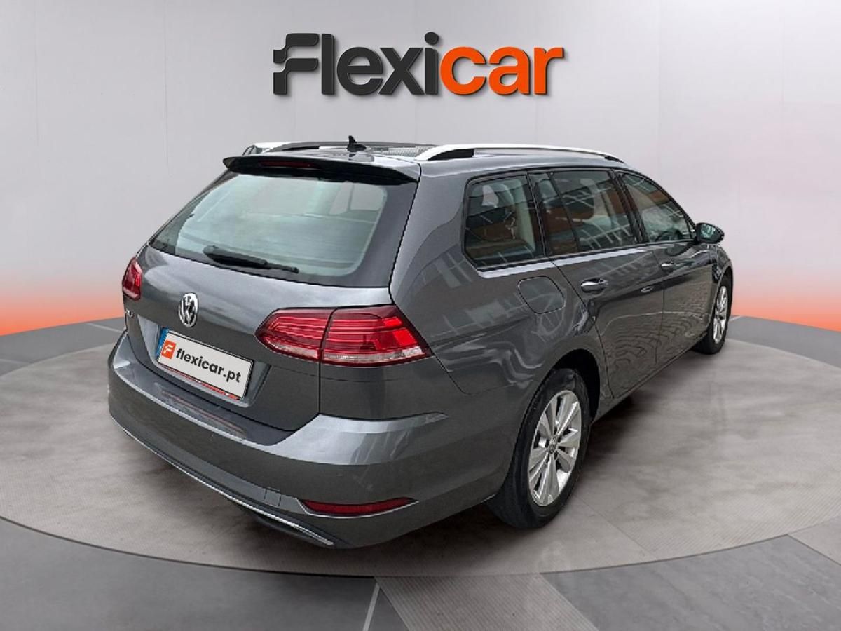 volkswagen-golf-variant-2018-diesel-1598cc