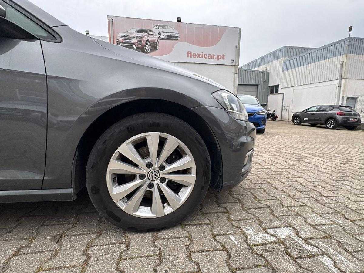 volkswagen-golf-variant-2018-diesel-1598cc
