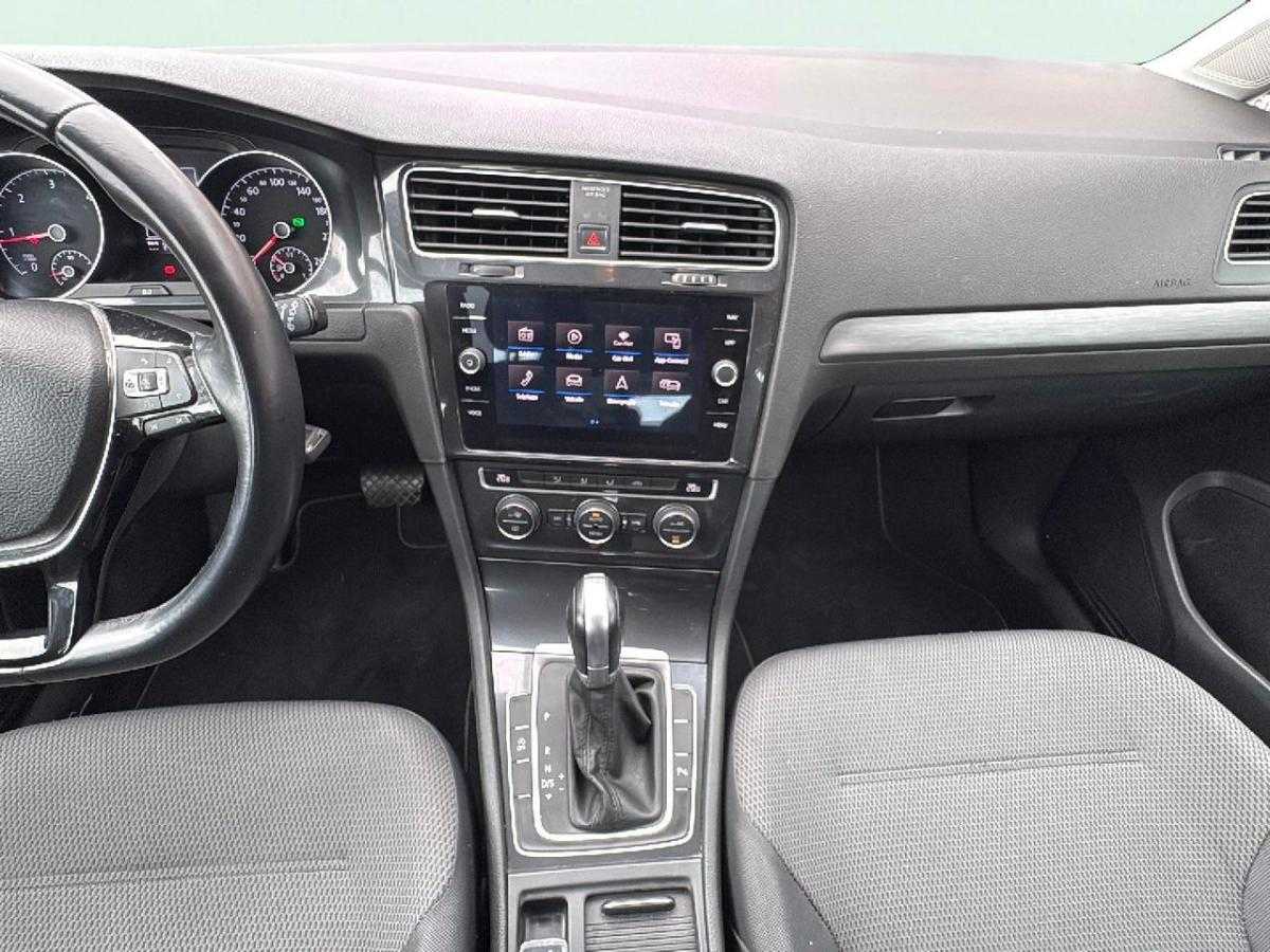 volkswagen-golf-variant-2018-diesel-1598cc