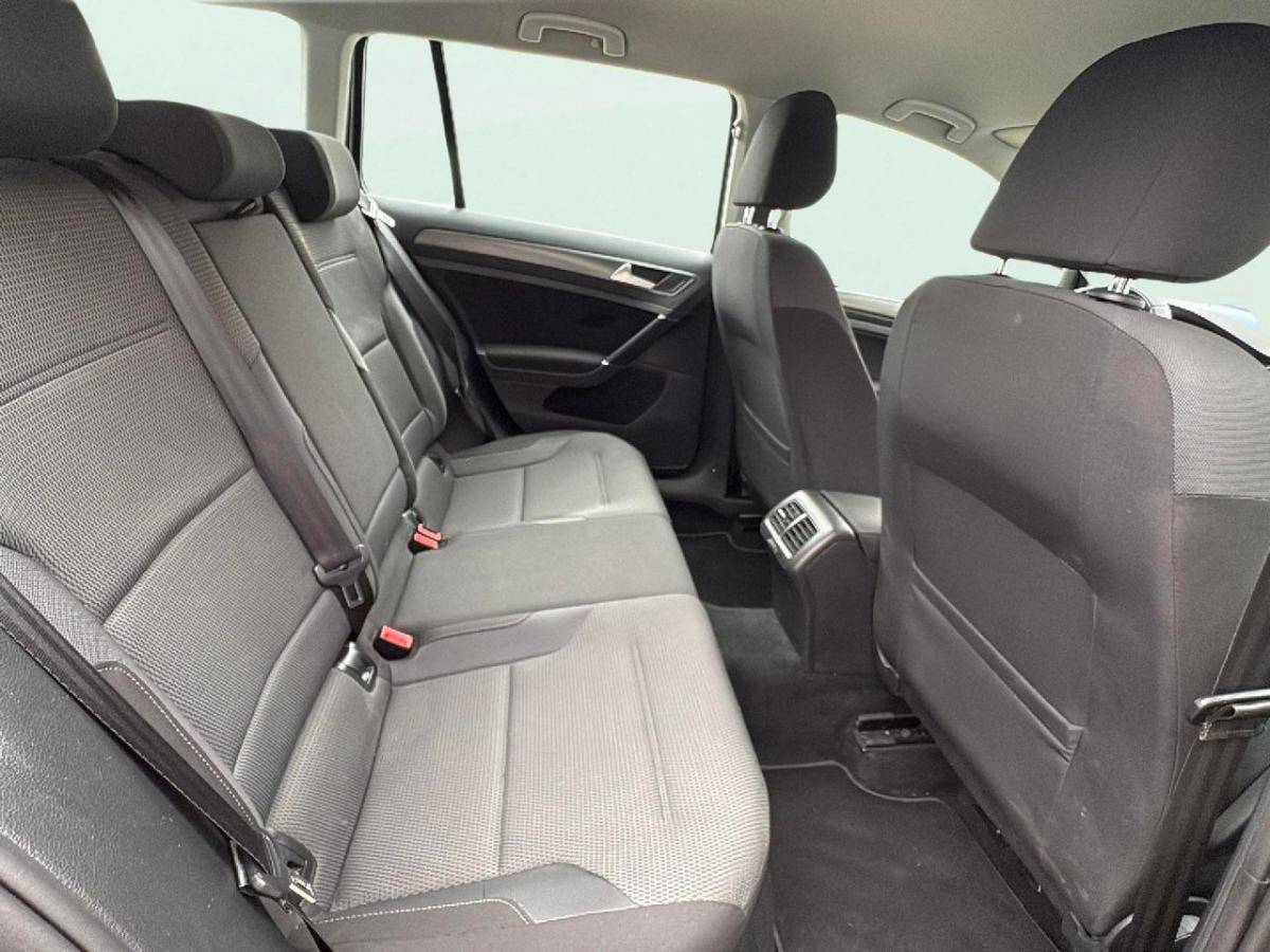 volkswagen-golf-variant-2018-diesel-1598cc