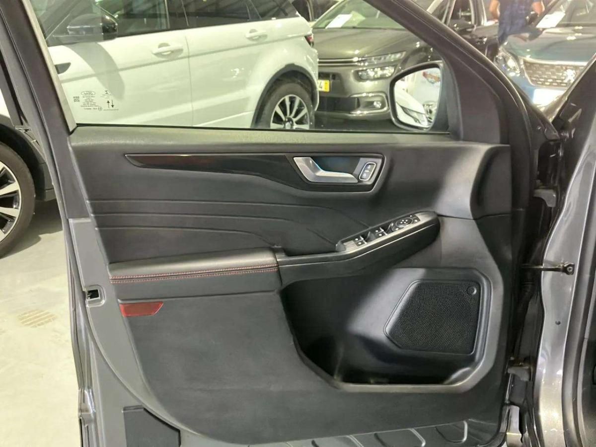 ford-kuga-2022-diesel-1499cc