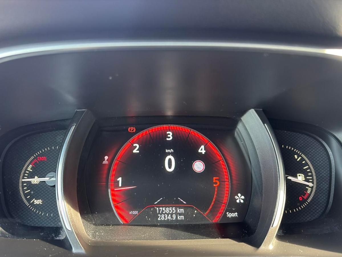 renault-megane-sport-tourer-2016-diesel-1598cc