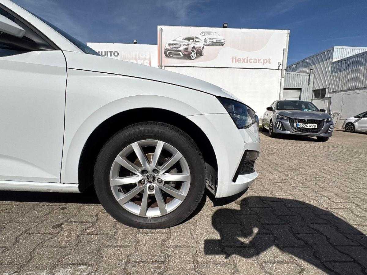 skoda-scala-2022-gasolina-999cc