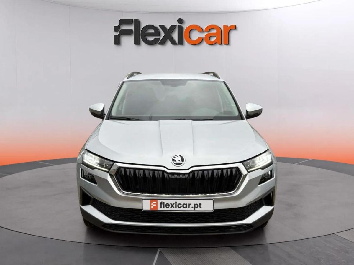 skoda-karoq-2023-gasolina-999cc