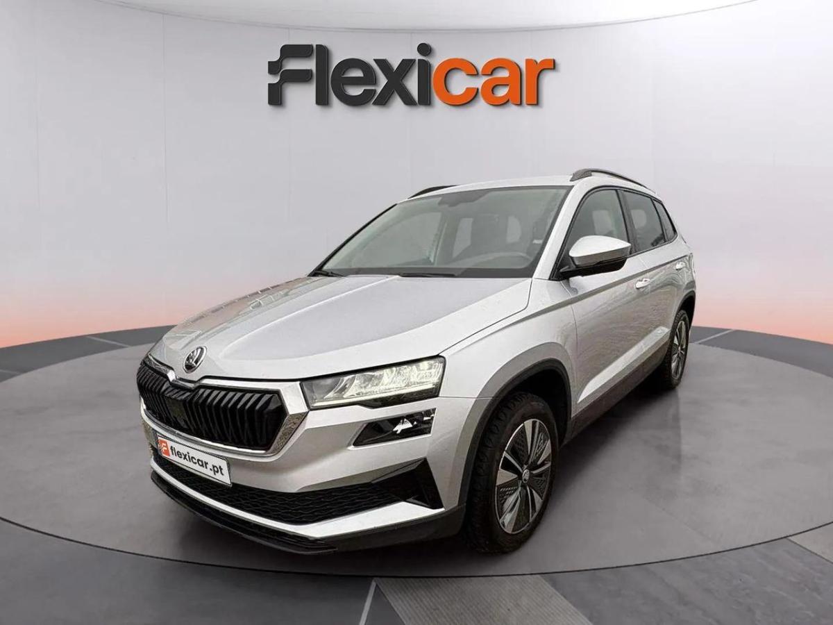 skoda-karoq-2023-gasolina-999cc
