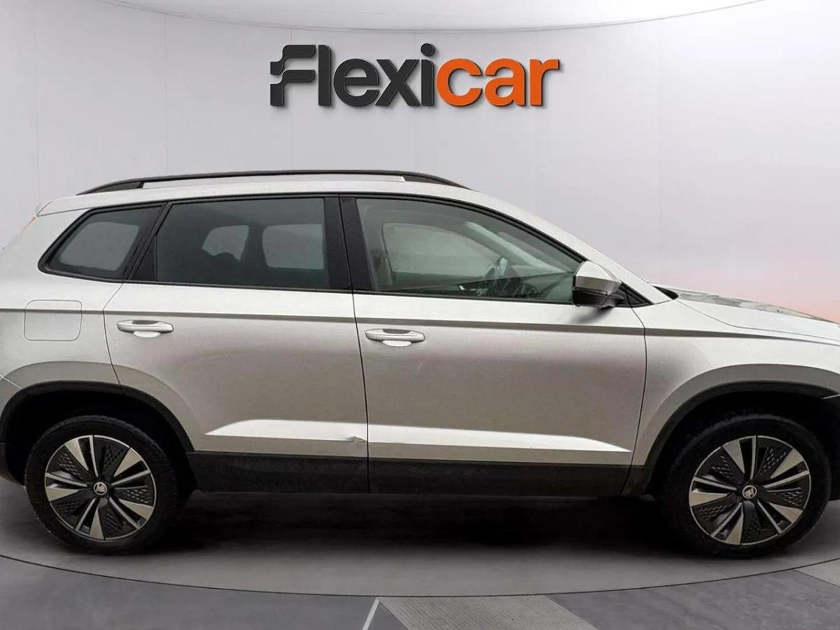 skoda-karoq-2023-gasolina-999cc