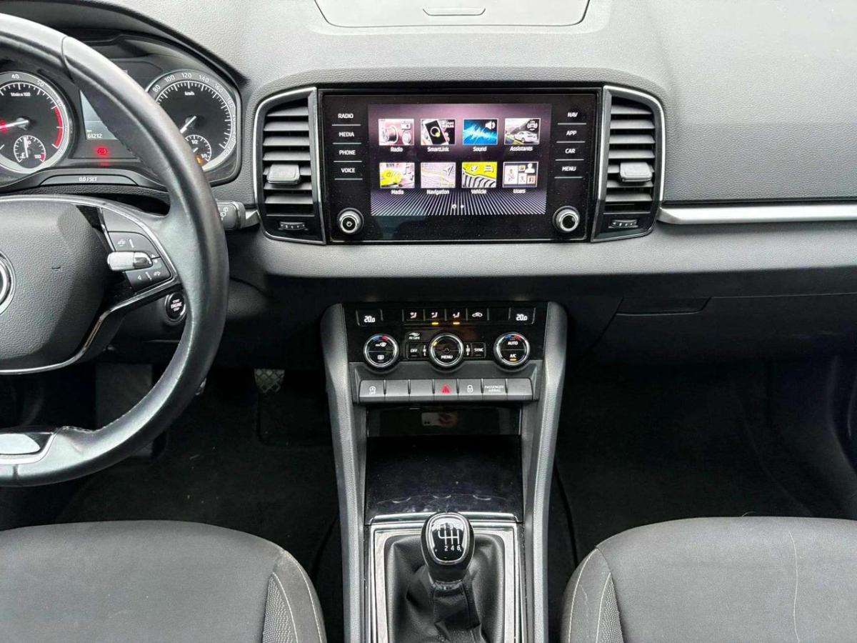 skoda-karoq-2023-gasolina-999cc