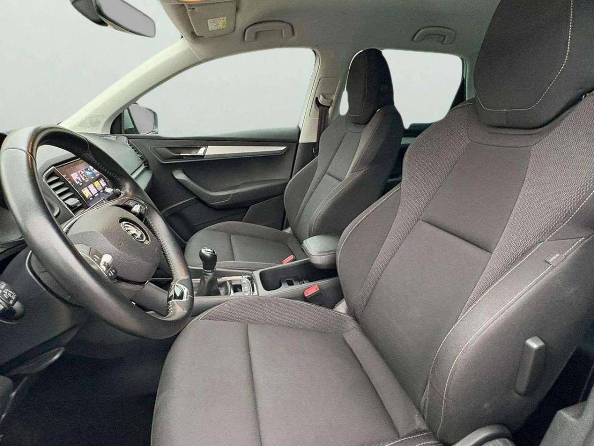 skoda-karoq-2023-gasolina-999cc