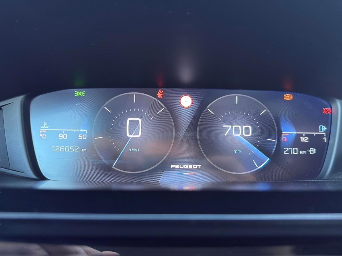 peugeot-308-2022-gasolina-1199cc