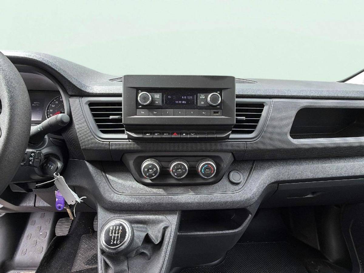 renault-trafic-2024-diesel-1997cc