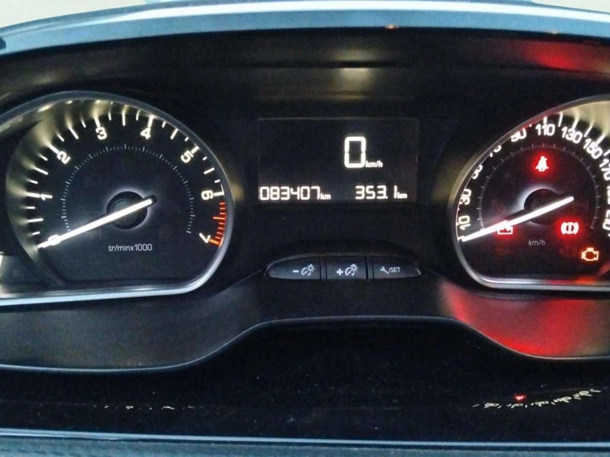 peugeot-2008-2018-gasolina-1199cc