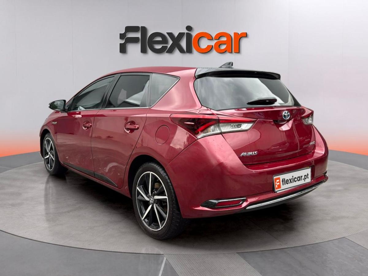 toyota-auris-2017-hibrido-a-gasolina-1798cc