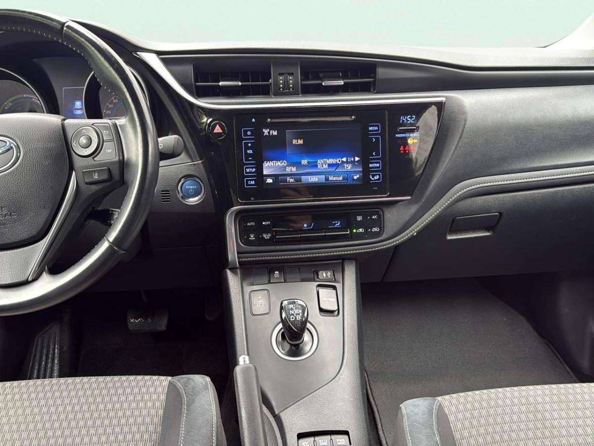 toyota-auris-2017-hibrido-a-gasolina-1798cc
