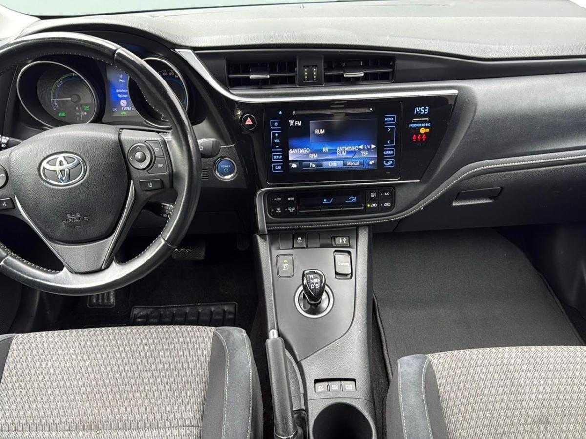 toyota-auris-2017-hibrido-a-gasolina-1798cc