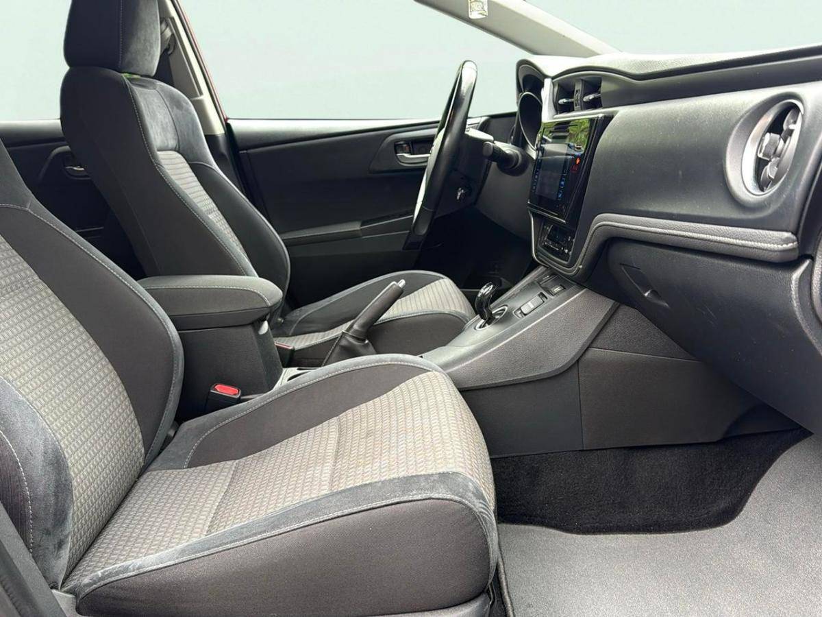 toyota-auris-2017-hibrido-a-gasolina-1798cc