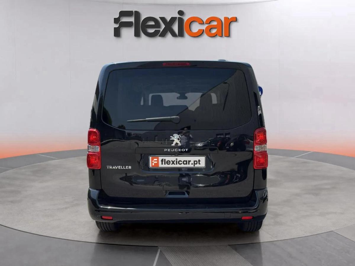 peugeot-traveller-2018-diesel-1560cc