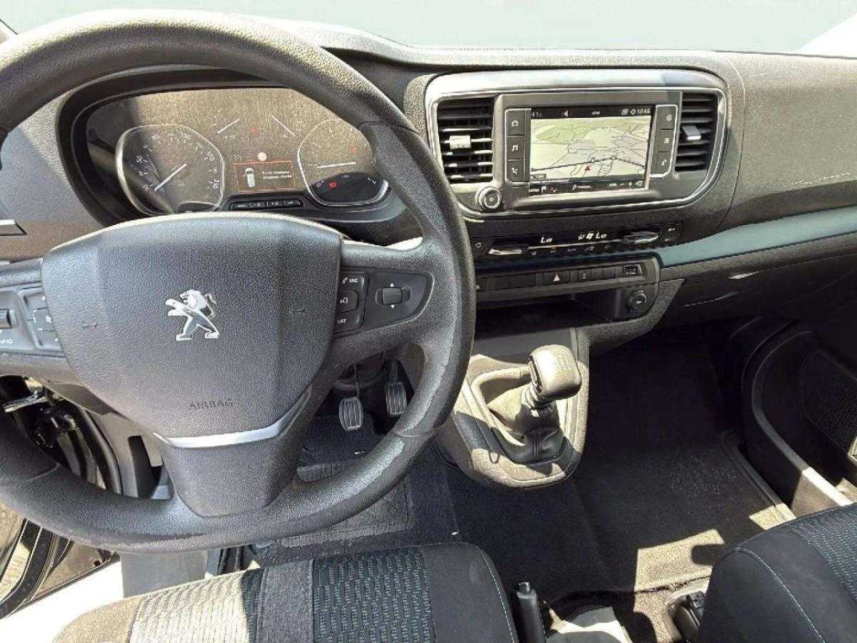 peugeot-traveller-2018-diesel-1560cc
