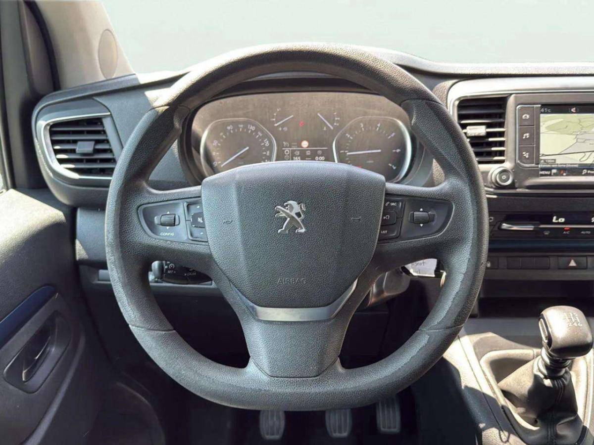 peugeot-traveller-2018-diesel-1560cc
