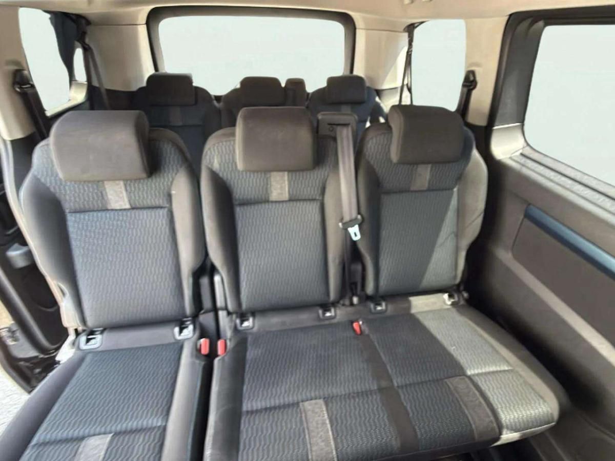 peugeot-traveller-2018-diesel-1560cc