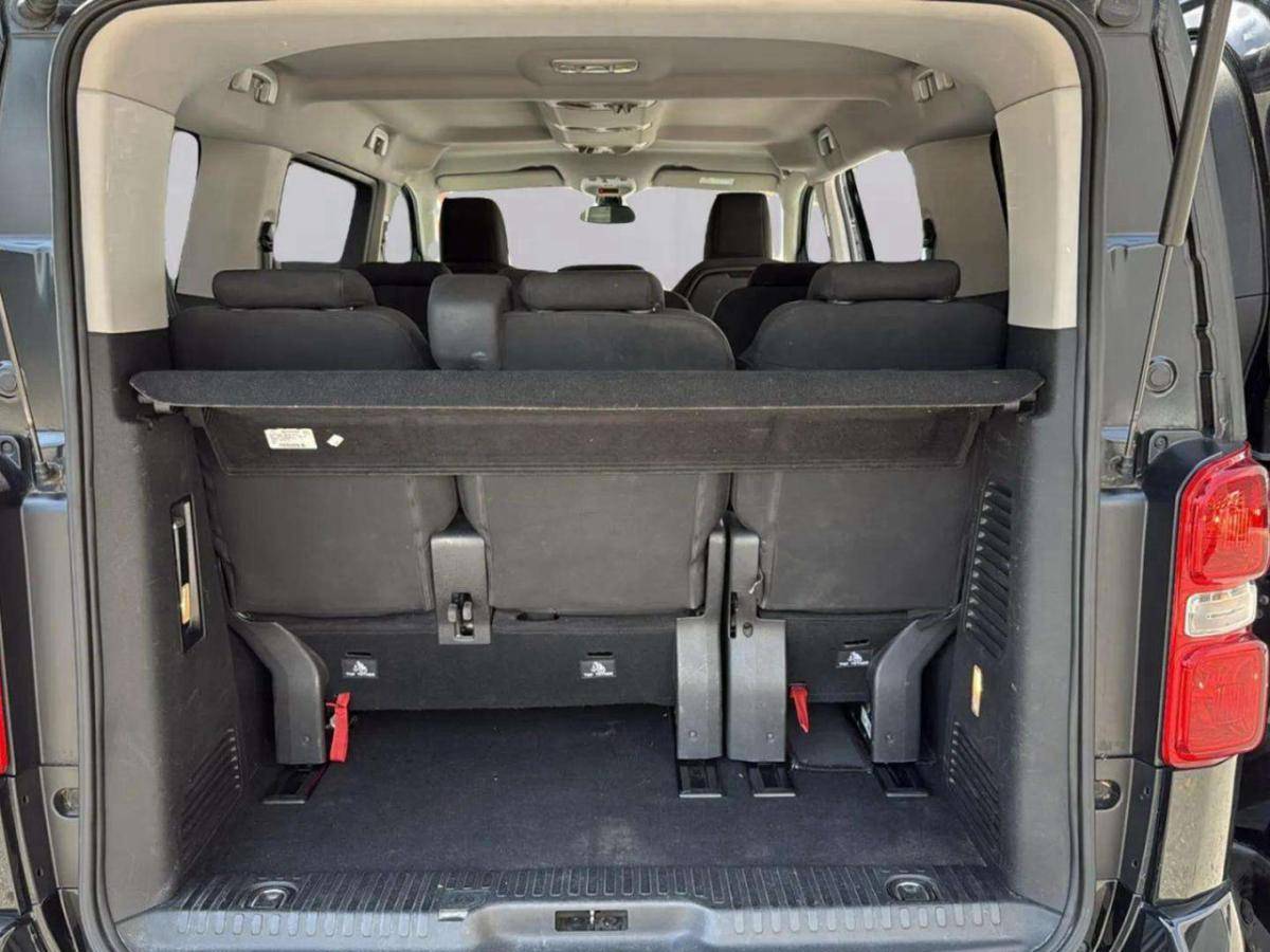 peugeot-traveller-2018-diesel-1560cc
