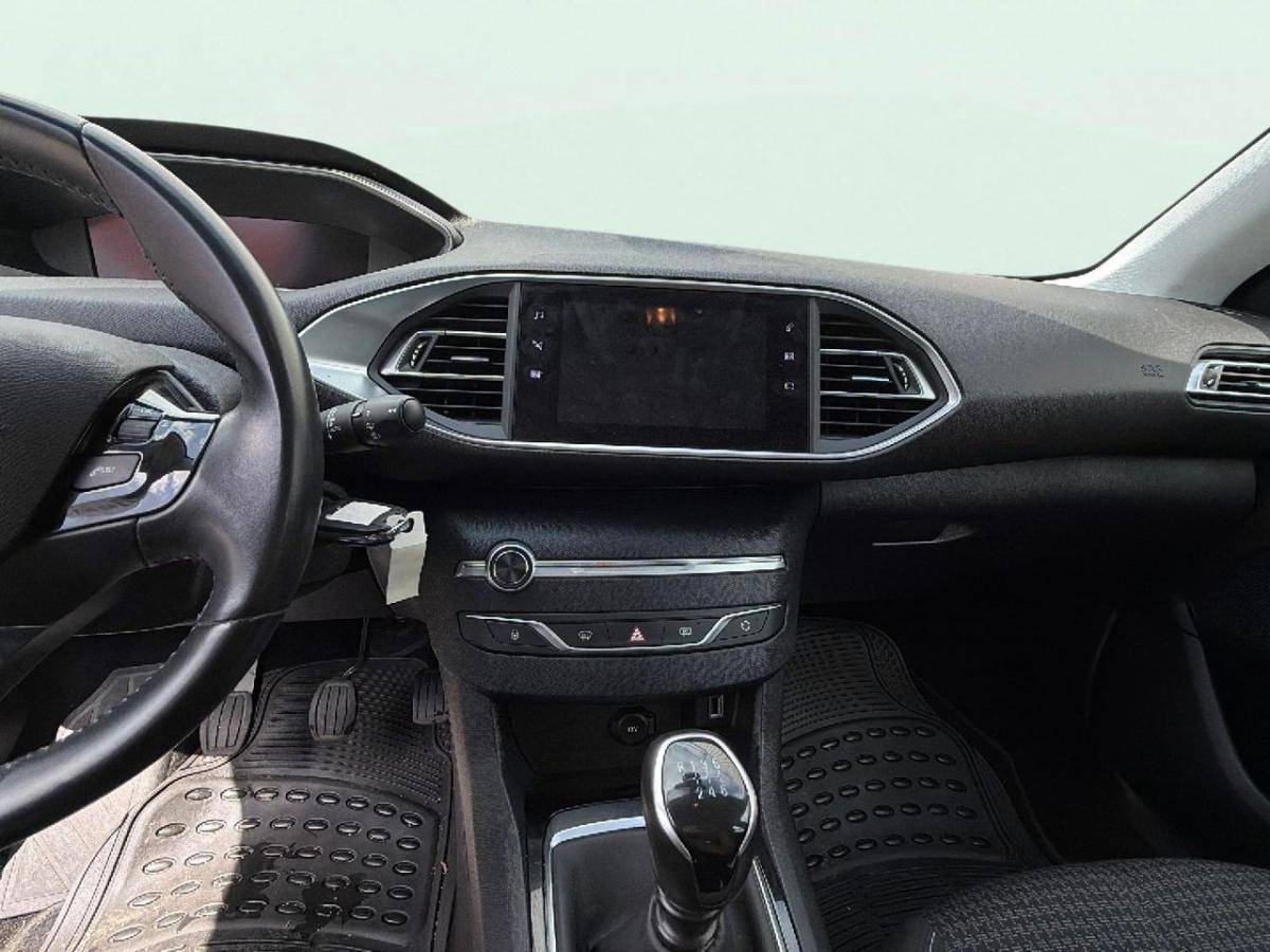 peugeot-308-sw-2021-diesel-1499cc