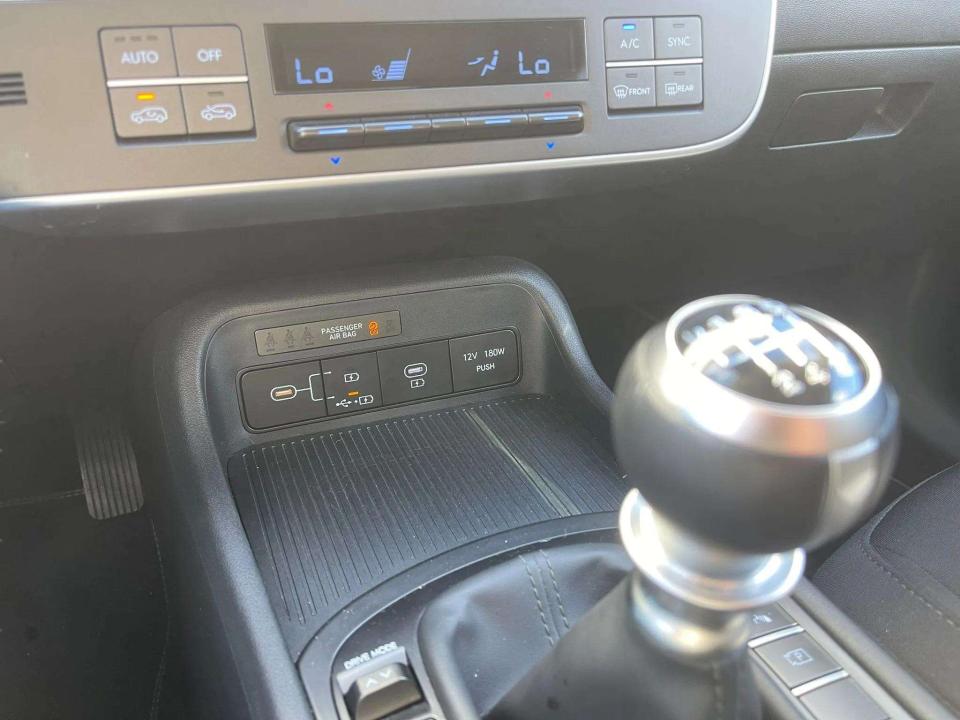 hyundai-kauai-2024-gasolina-998cc