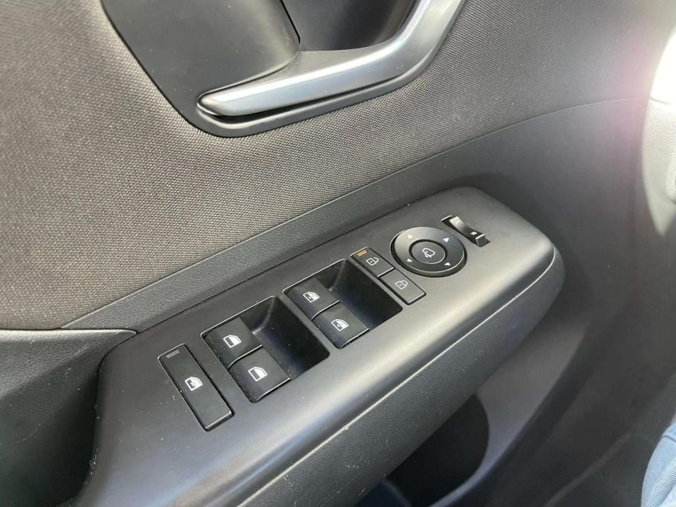 hyundai-kauai-2024-gasolina-998cc