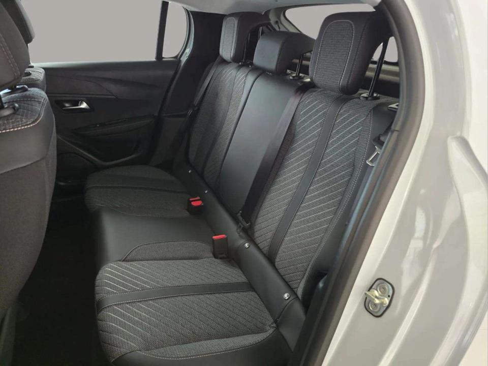 peugeot-208-2026-gasolina-1199cc