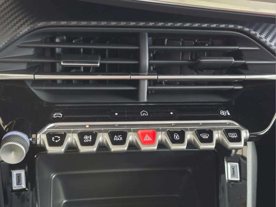 peugeot-208-2026-gasolina-1199cc