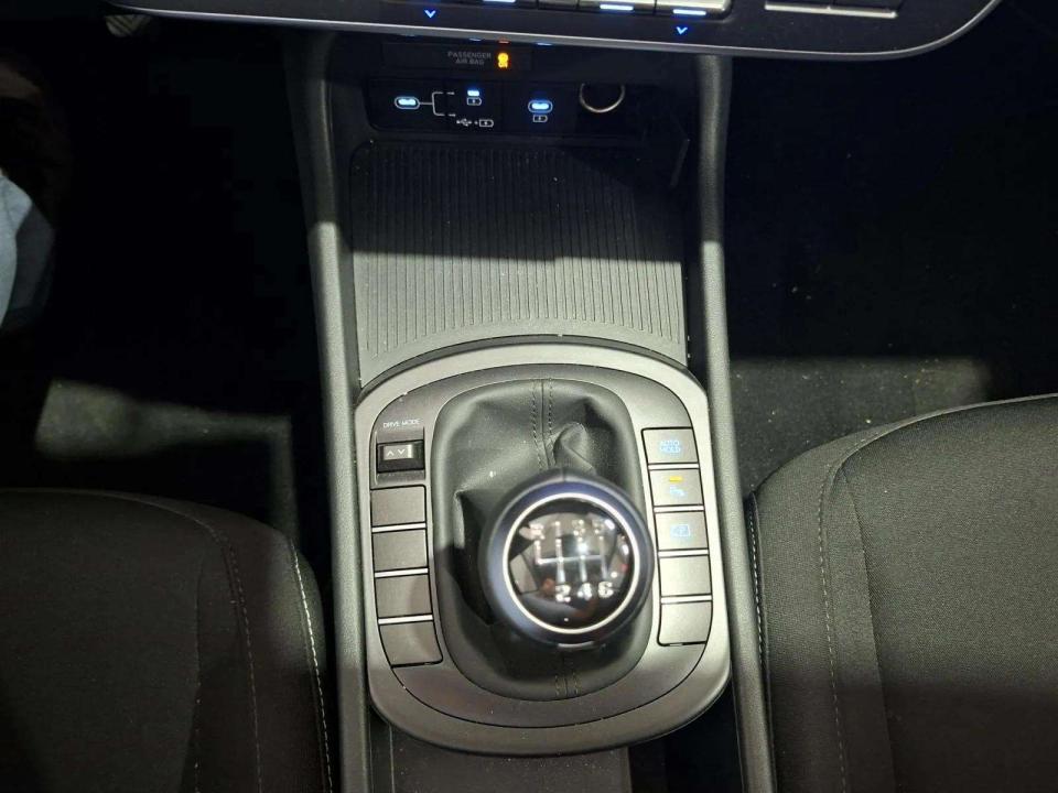 hyundai-kauai-2025-gasolina-998cc