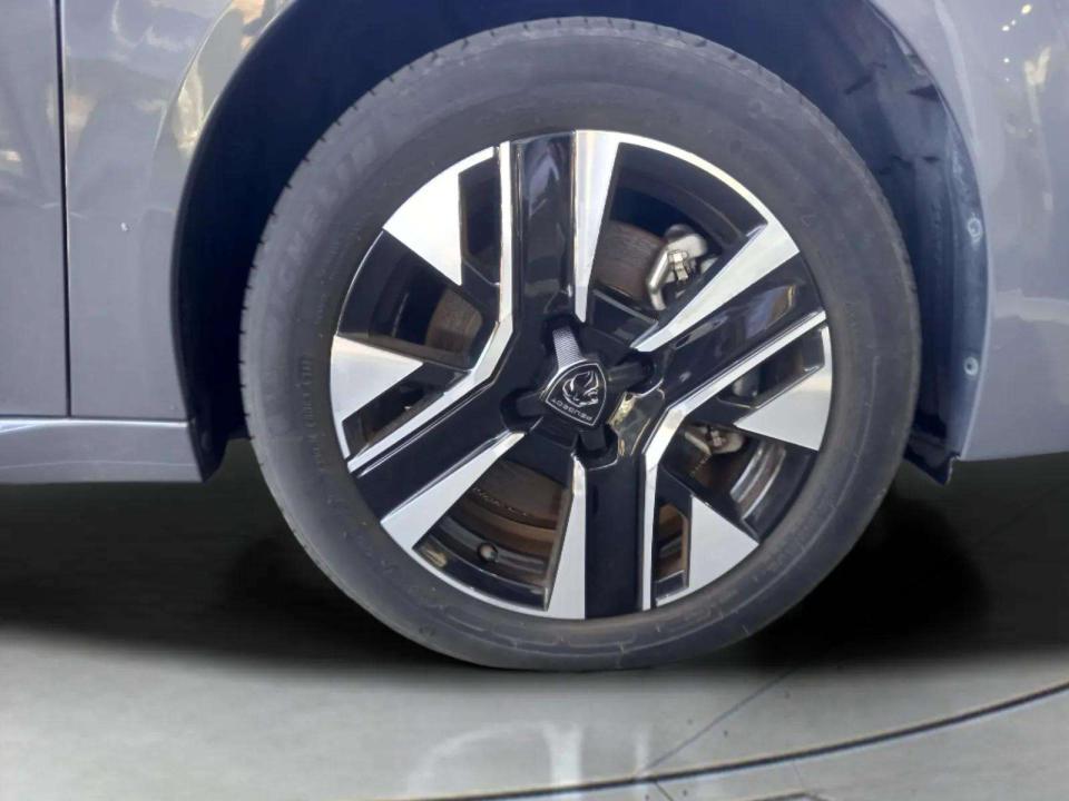 peugeot-e-208-2024-eletrico-0cc