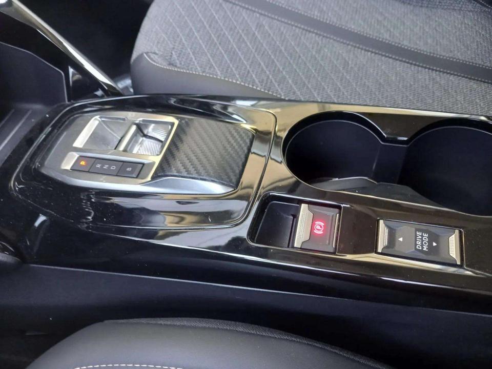 peugeot-e-208-2024-eletrico-0cc