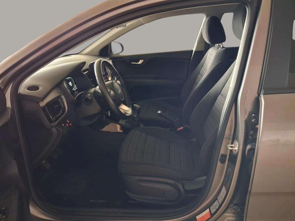 kia-stonic-2025-gasolina-998cc